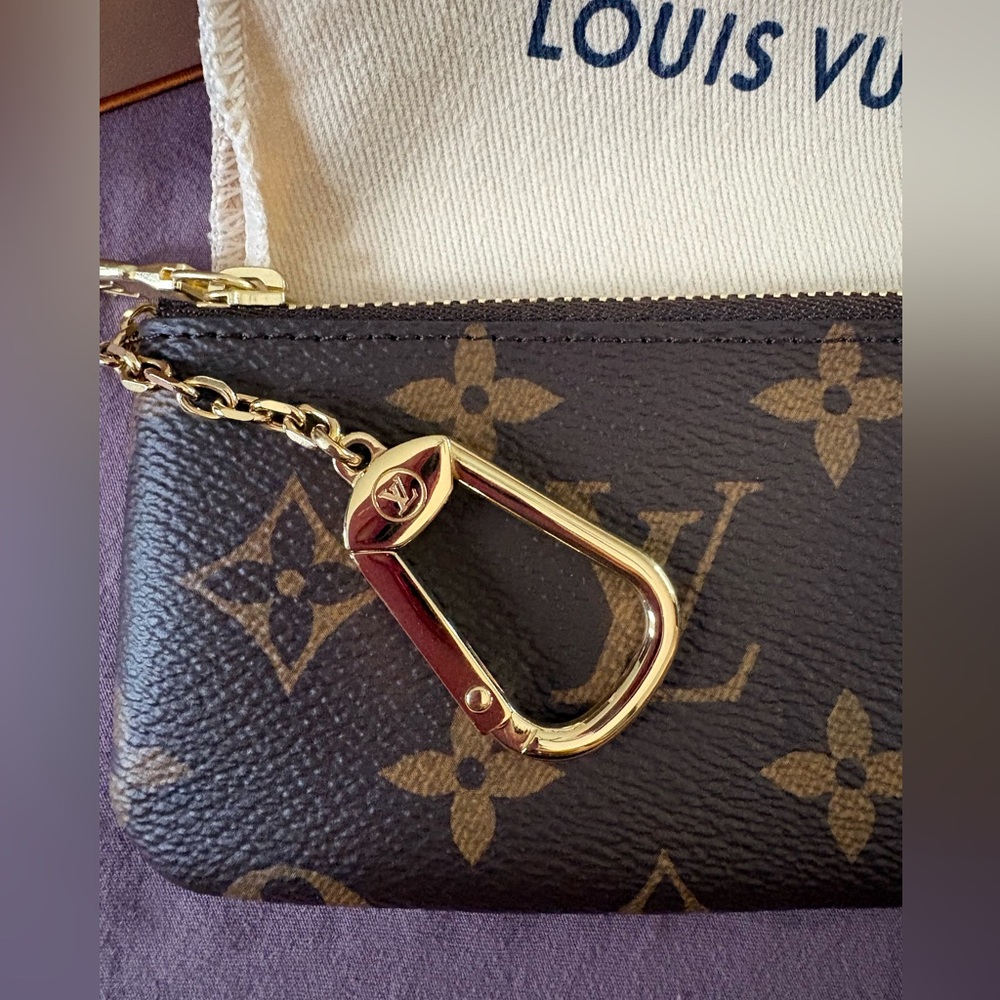 LV Key Pouch - Picture 6 of 8